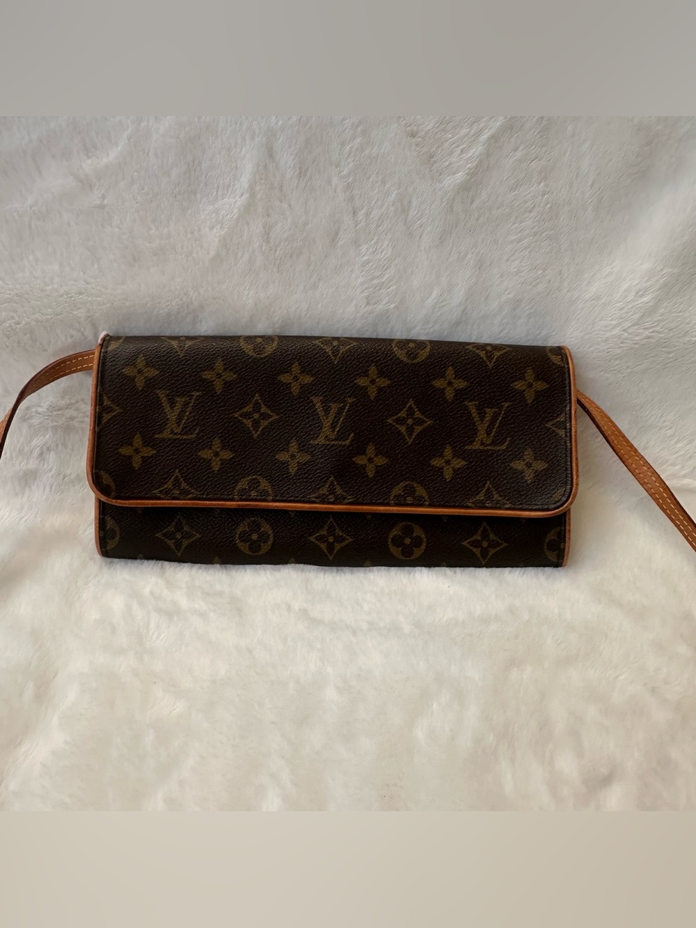 Authentic Louis Vuitton Brown Monogram Bag - Picture 2 of 10